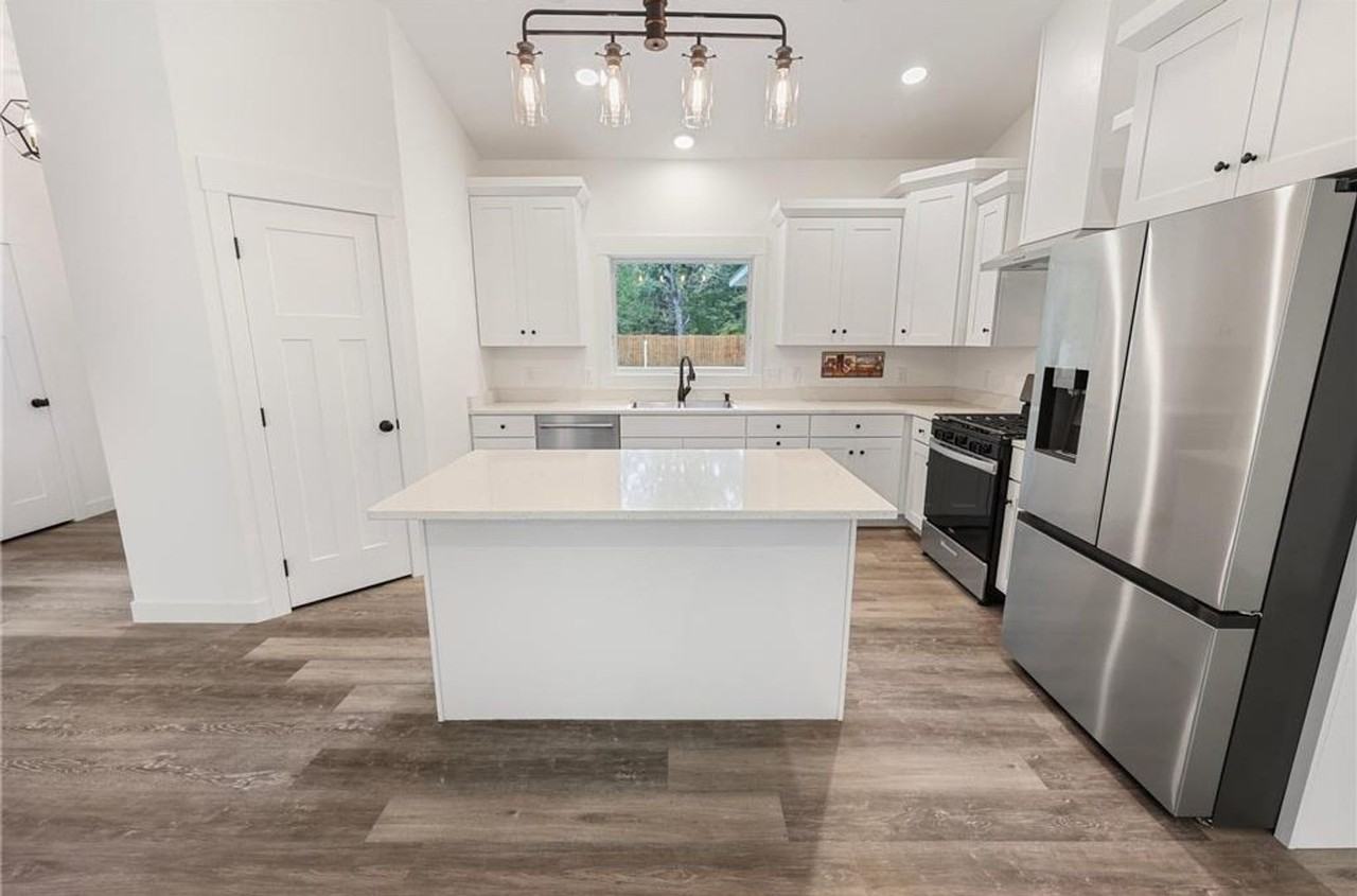 26190 Valentines Way - Photo 2 of 13