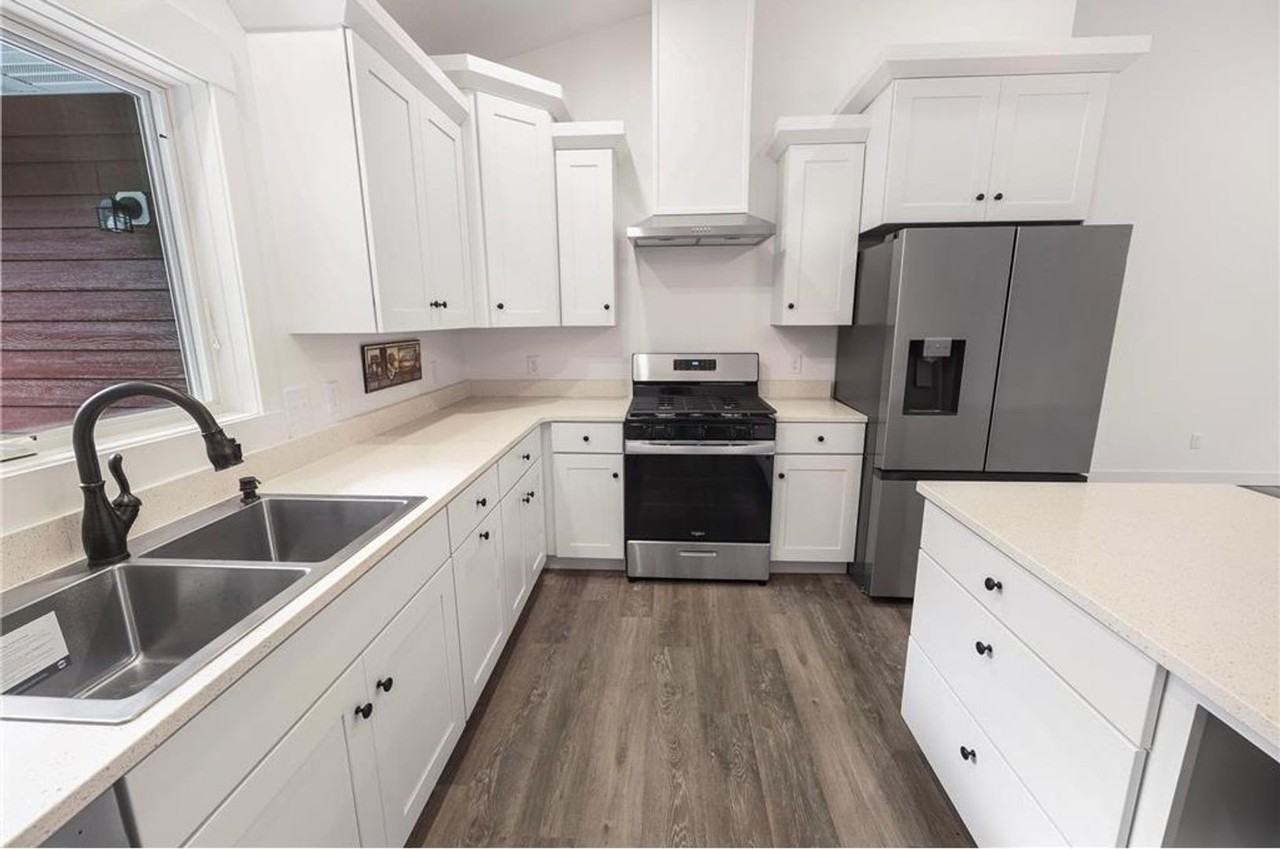 26190 Valentines Way - Photo 3 of 13