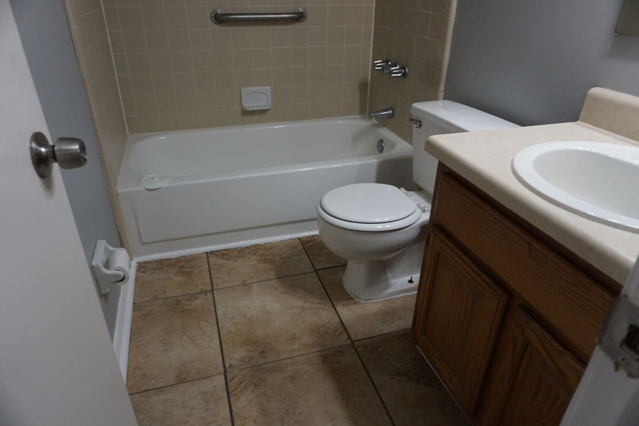 7656 Jana Ln S - Photo 5 of 11