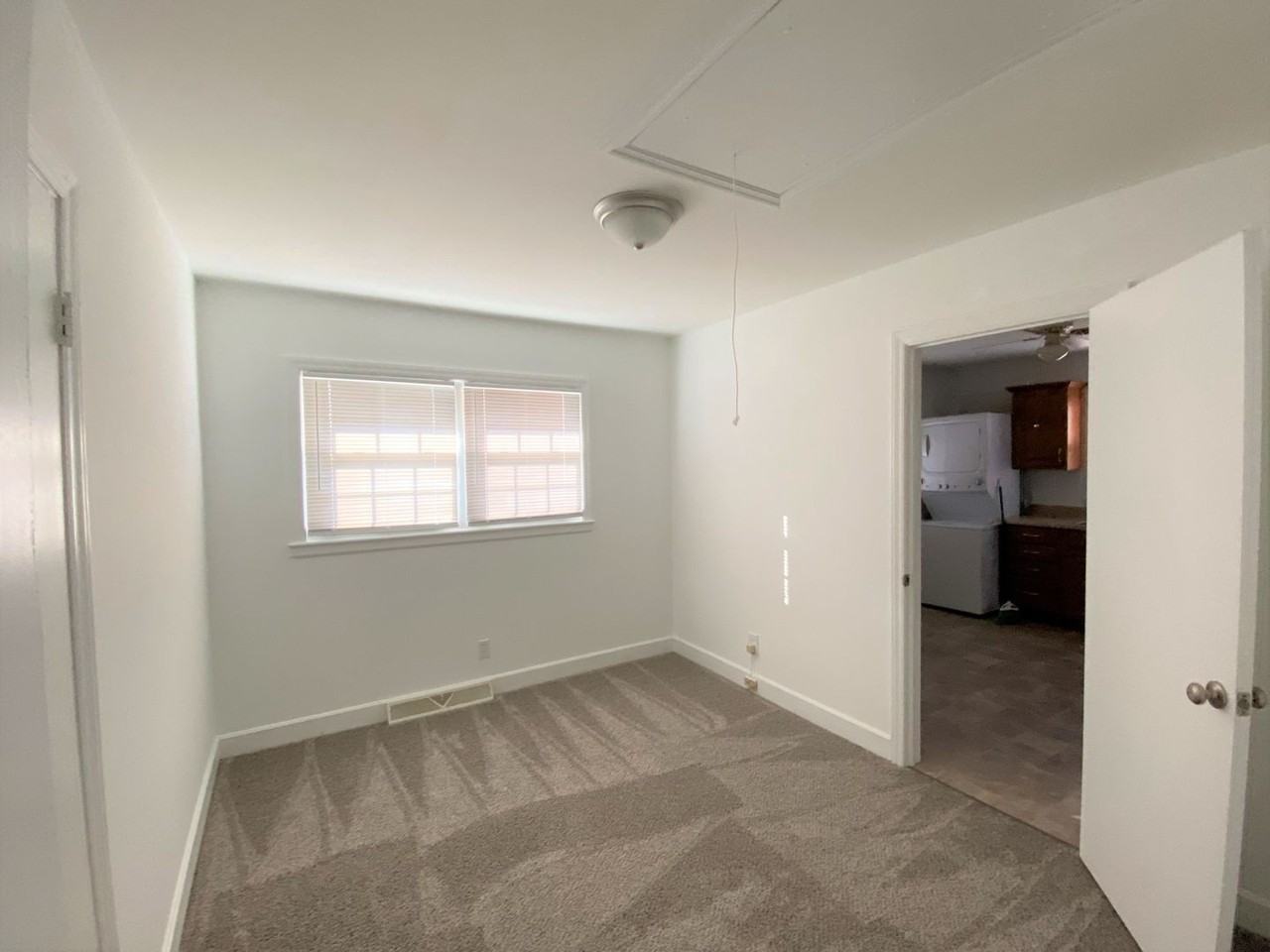 2225 Combs St - Photo 6 of 7