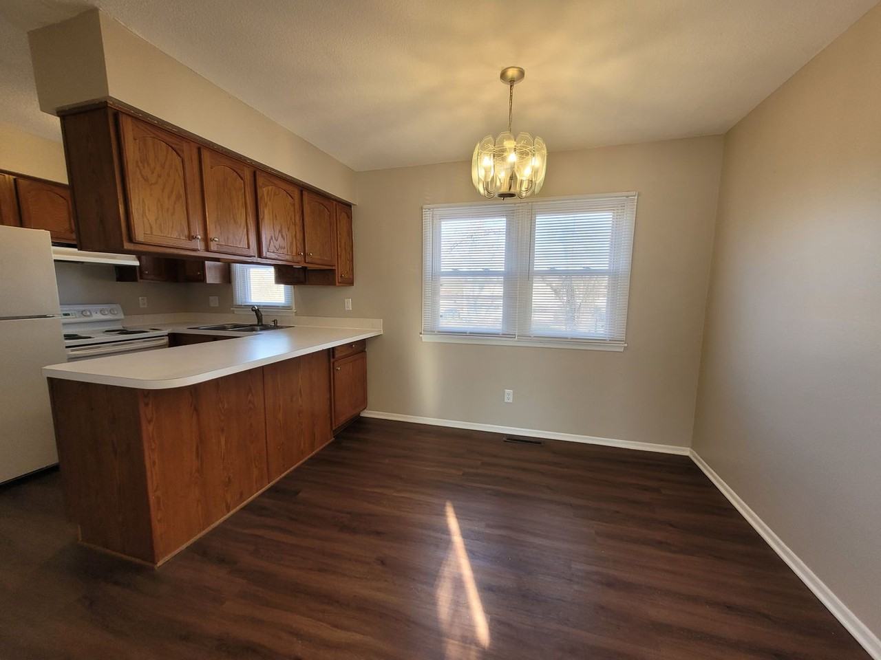 4823 Aurora Ave - Photo 2 of 34