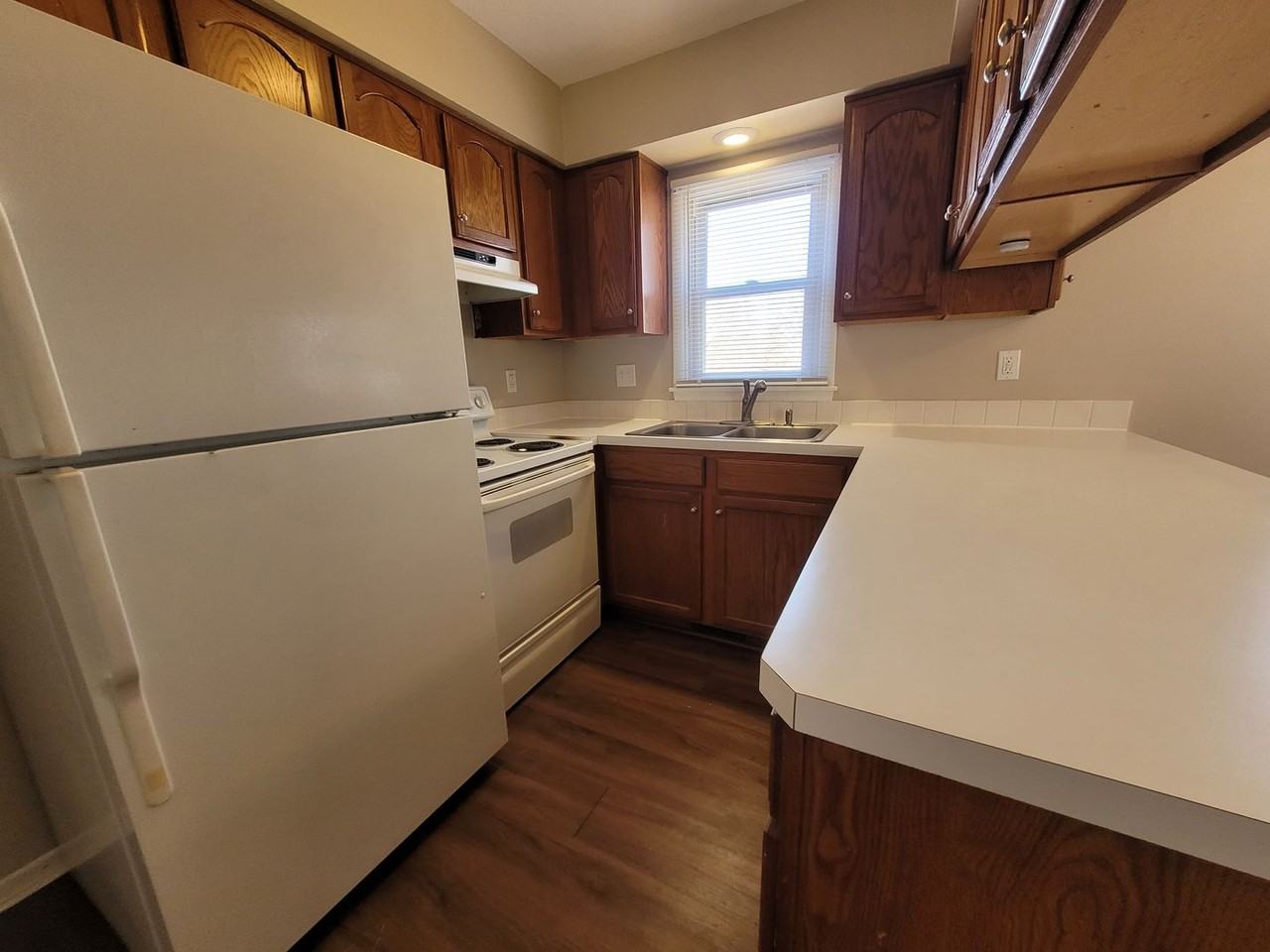 4823 Aurora Ave - Photo 6 of 34