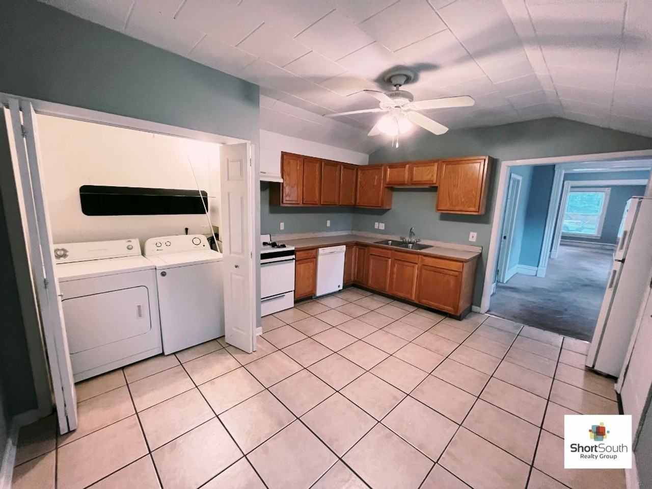 744 Chatham St Nw - Photo 4 of 13