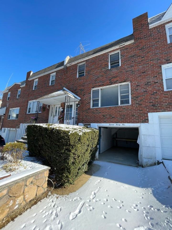 1325 Adair Rd - Photo 2 of 22