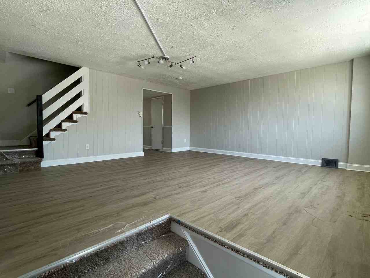 1325 Adair Rd - Photo 3 of 22