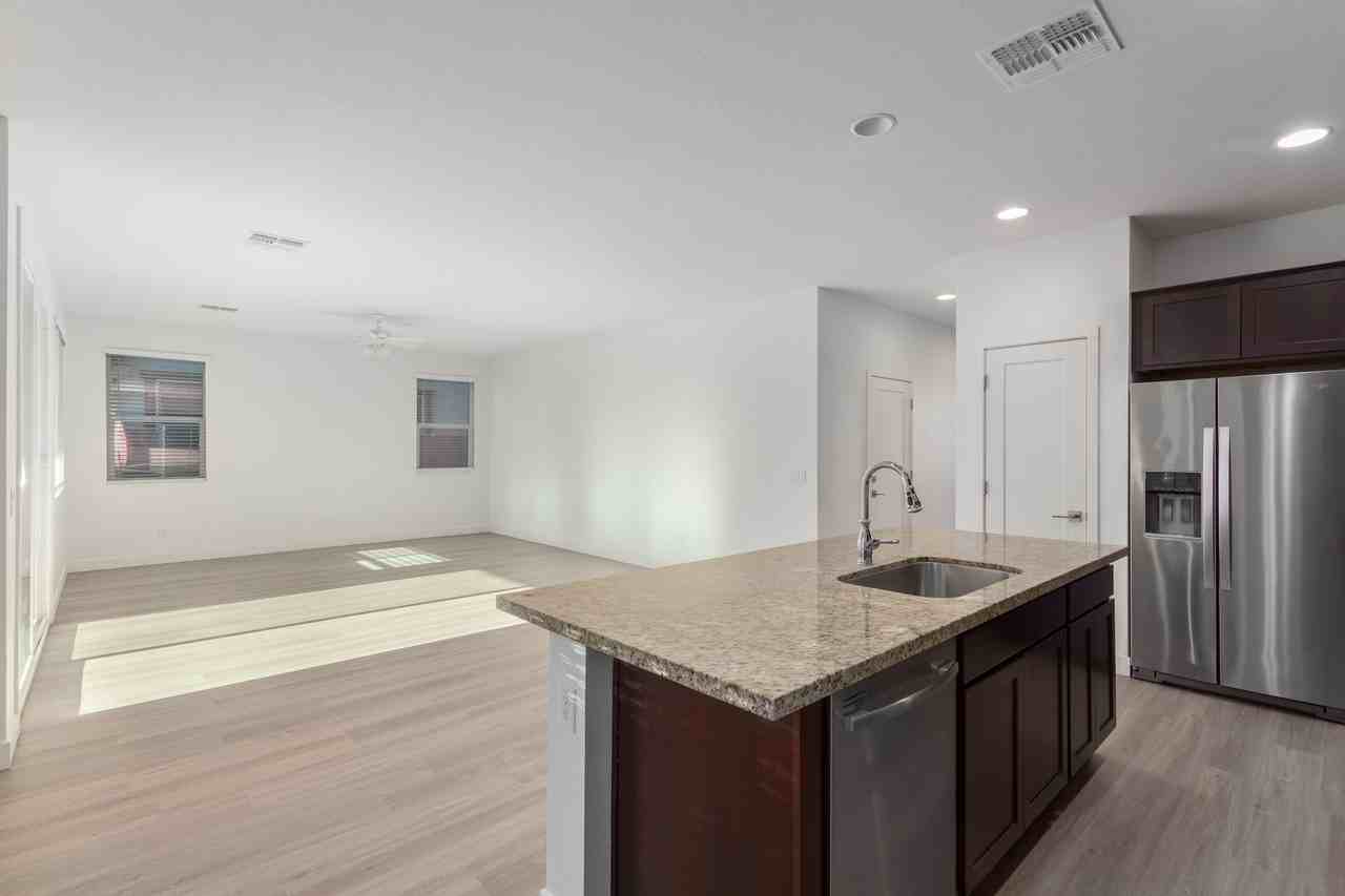 2327 S Wycliff Cir - Photo 3 of 50