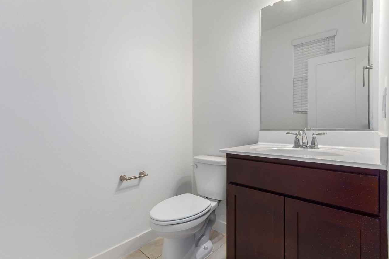 2327 S Wycliff Cir - Photo 5 of 50