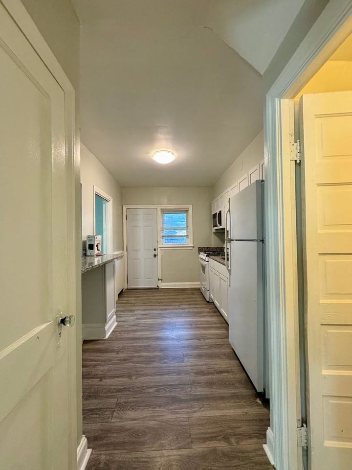 3704 Delverne Rd - Photo 6 of 22