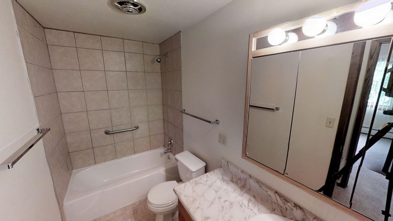 Oakridge Apartments - Photo 7 of 9