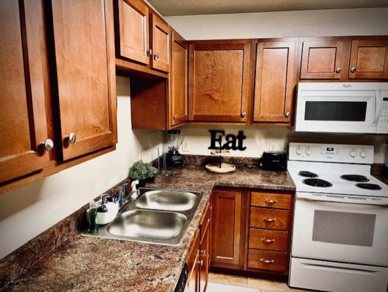 Stoney Hill Apartments 2 - Photo 2 of 11