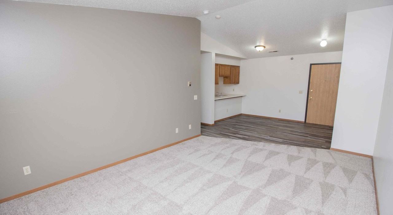 Golden Valley Apartments - Photo 3 of 14