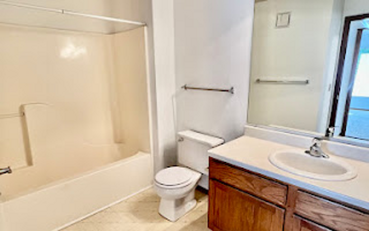 Golden Valley Apartments - Photo 5 of 14