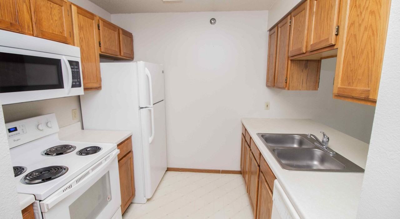 Golden Valley Apartments - Photo 6 of 14