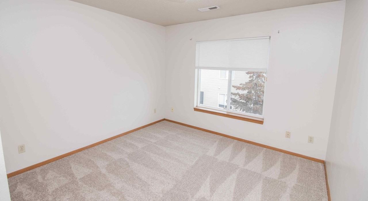 Golden Valley Apartments - Photo 7 of 14