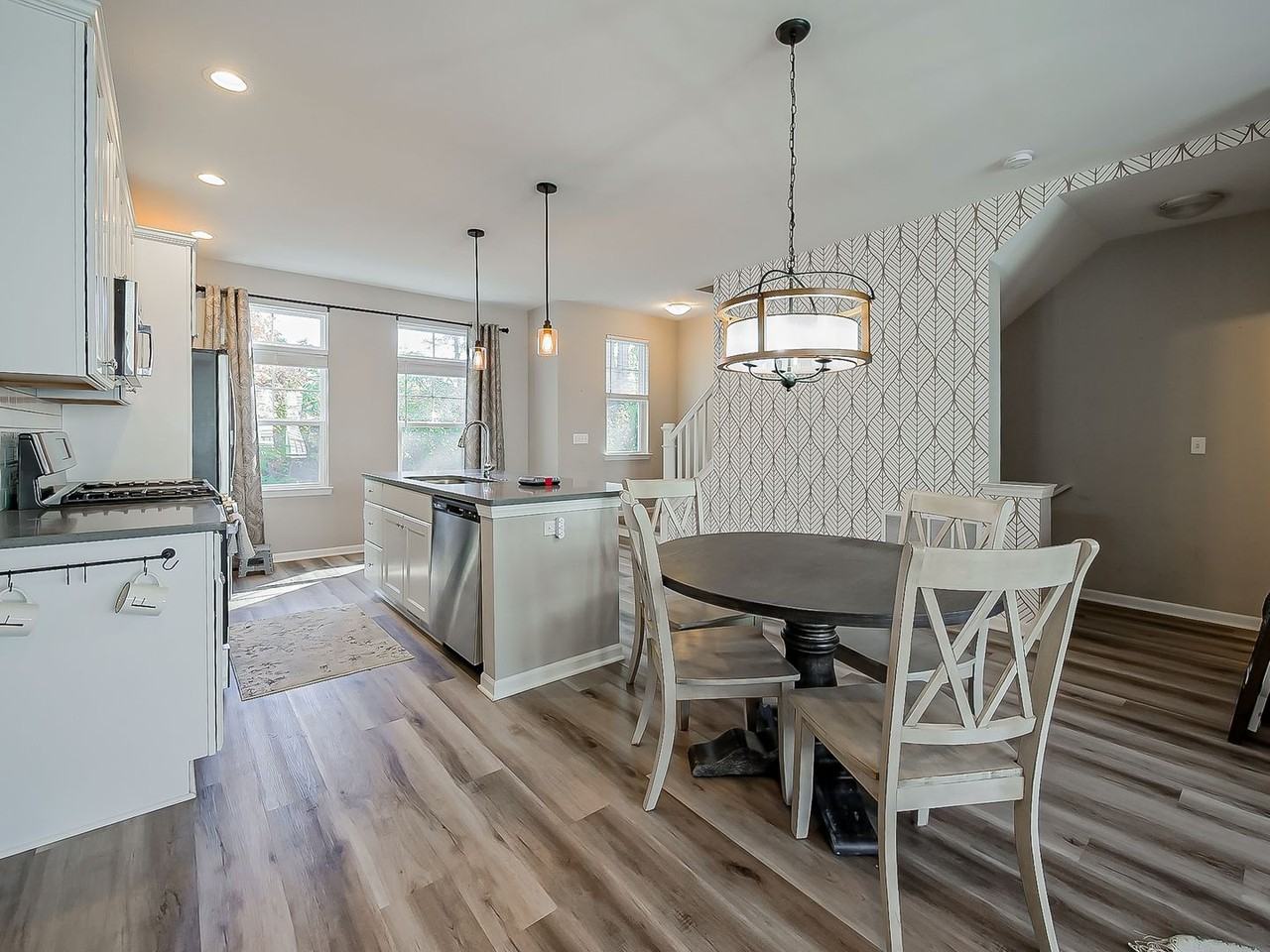 504 Anne Avenue - Photo 5 of 30