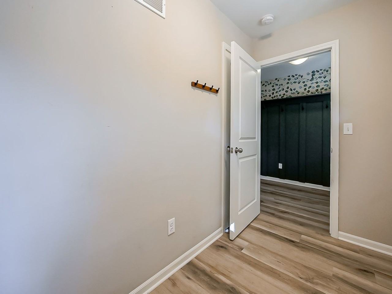 504 Anne Avenue - Photo 7 of 30