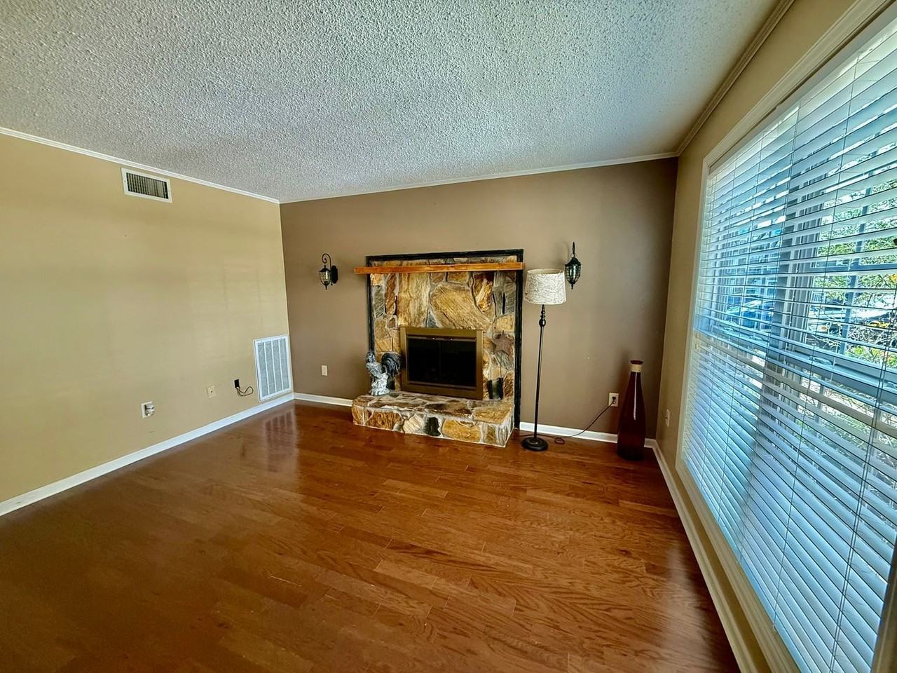 132 Smoke Rise Dr - Photo 2 of 13