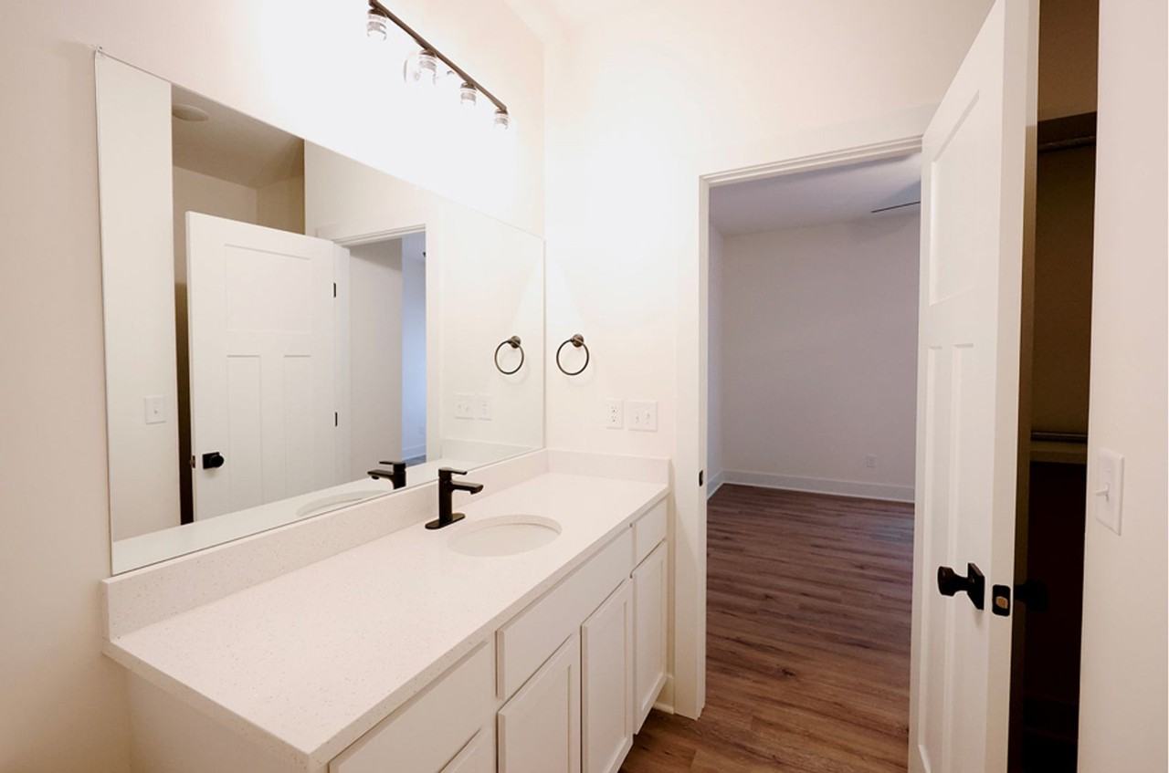 501 Briarbrook Ln - Photo 4 of 24