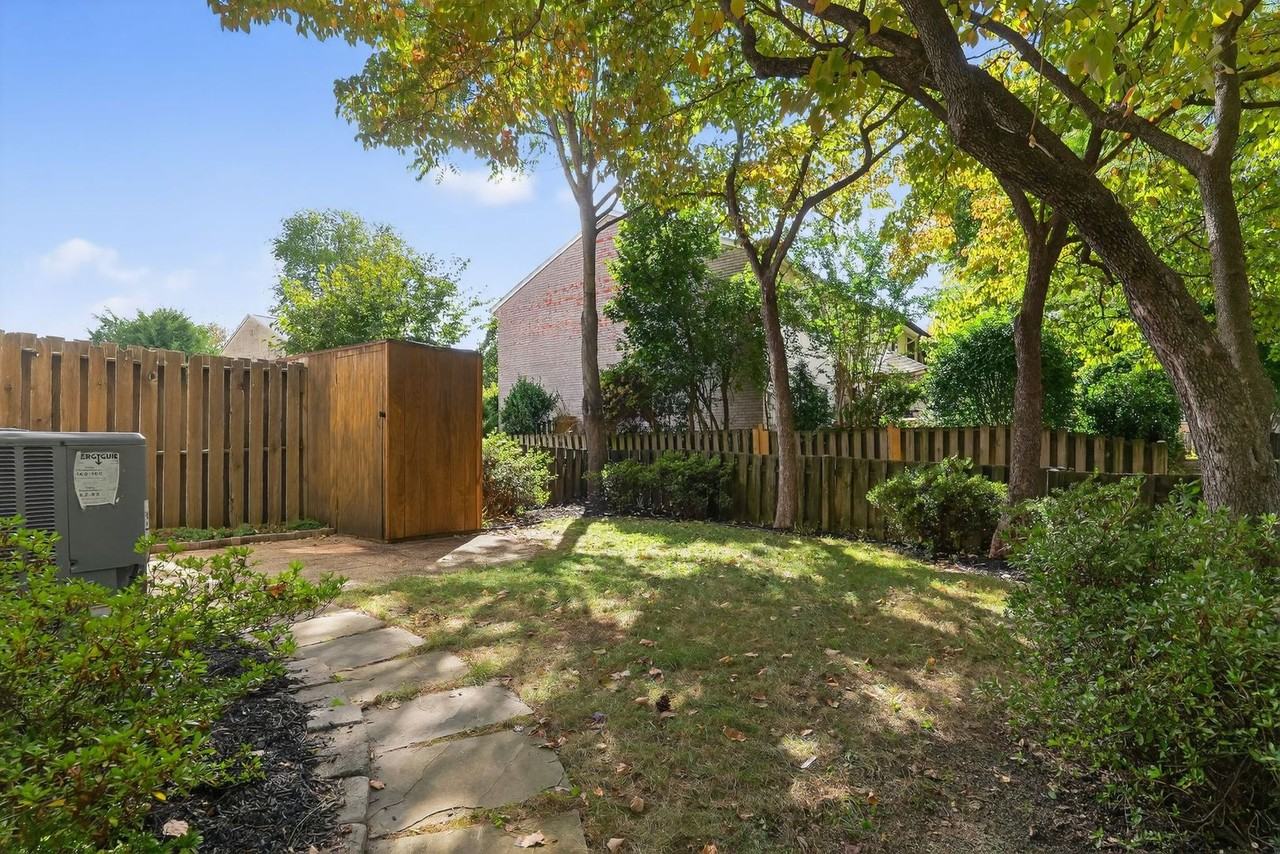 9518 Tippett Ln - Photo 3 of 30