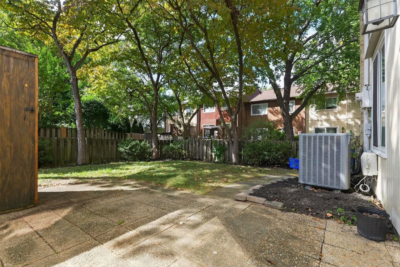 9518 Tippett Ln - Photo 4 of 30