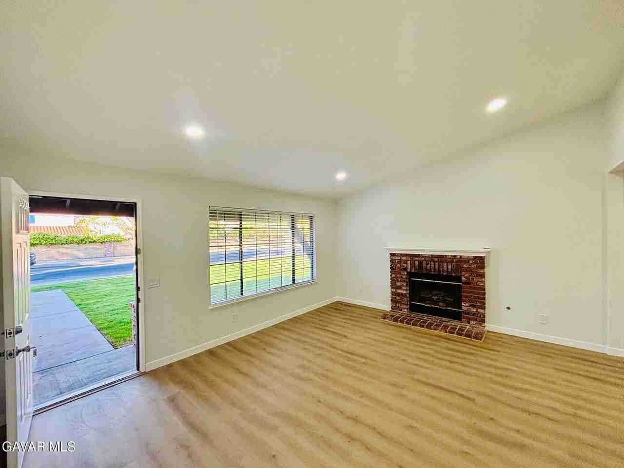 2730 W Avenue K4 - Photo 2 of 17