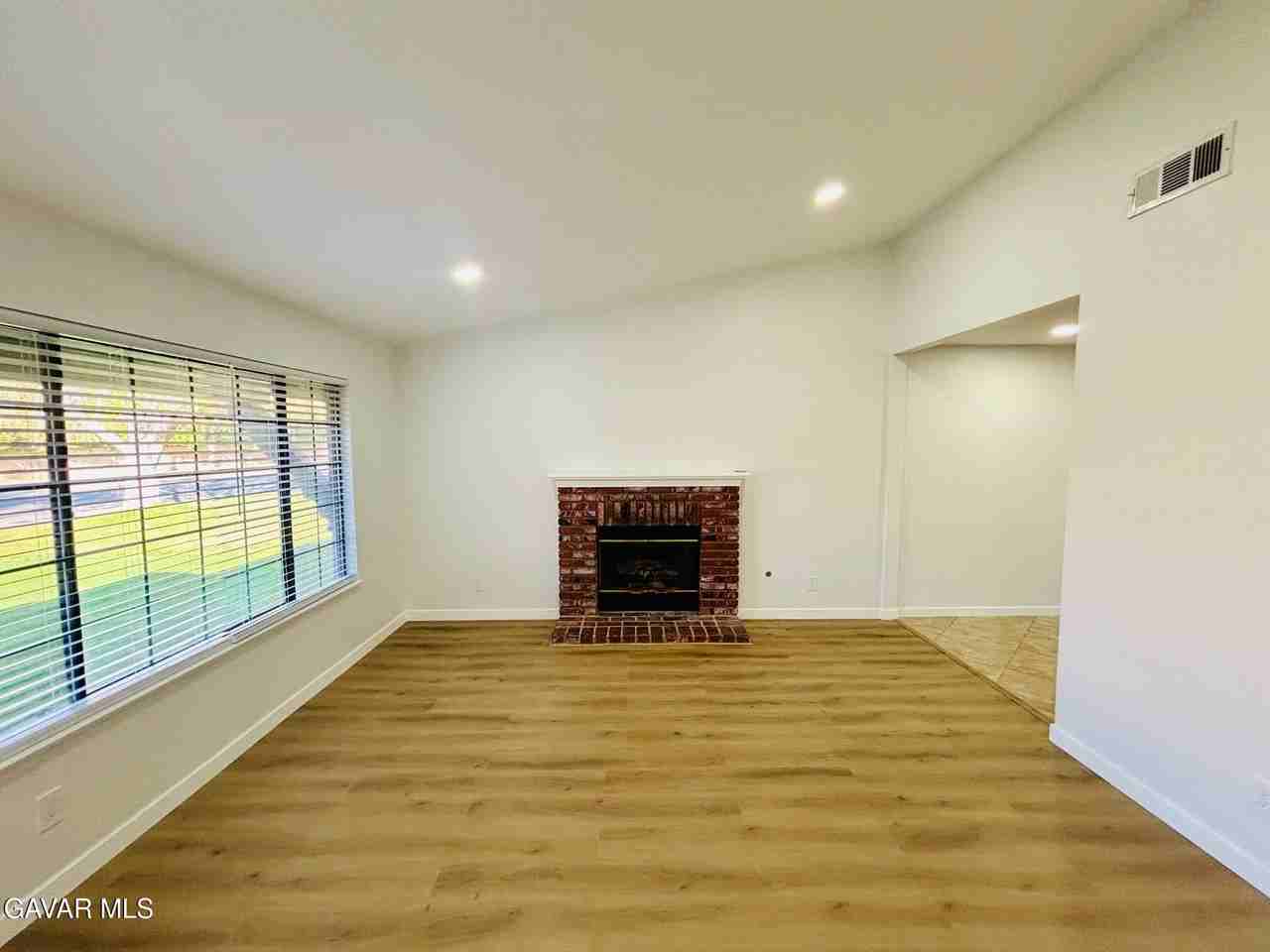 2730 W Avenue K4 - Photo 3 of 17