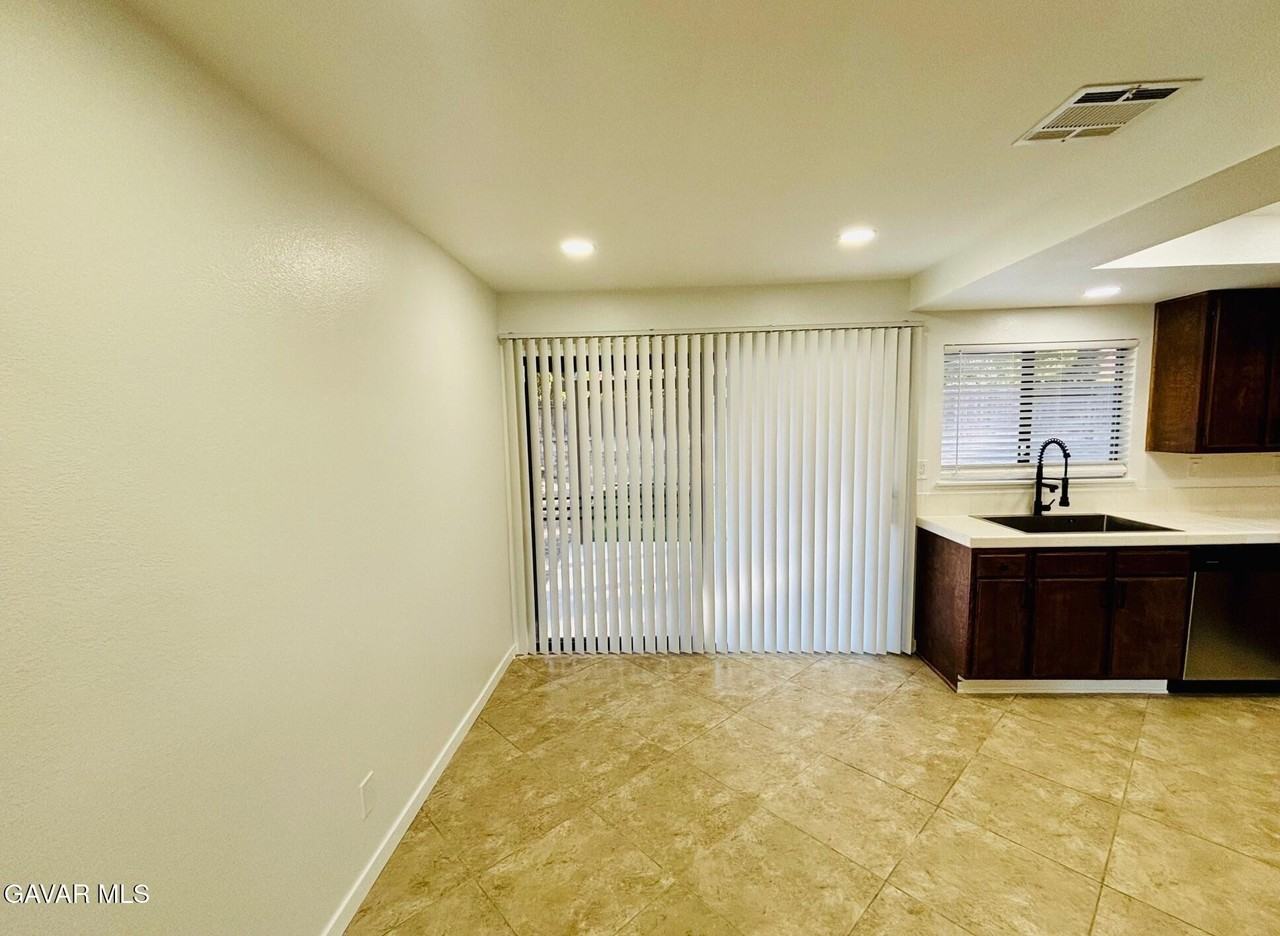 2730 W Avenue K4 - Photo 5 of 17