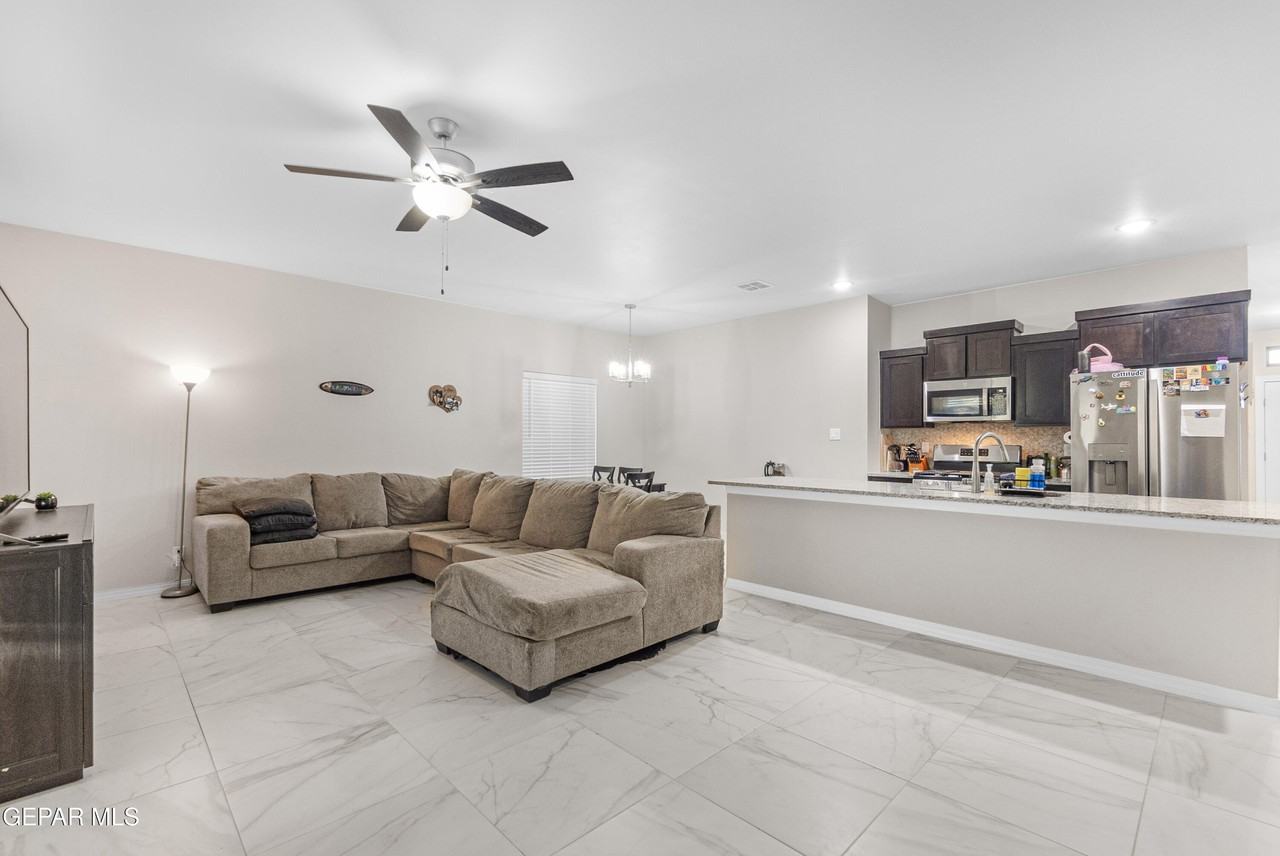 709 Cedarwood Ave - Photo 5 of 20