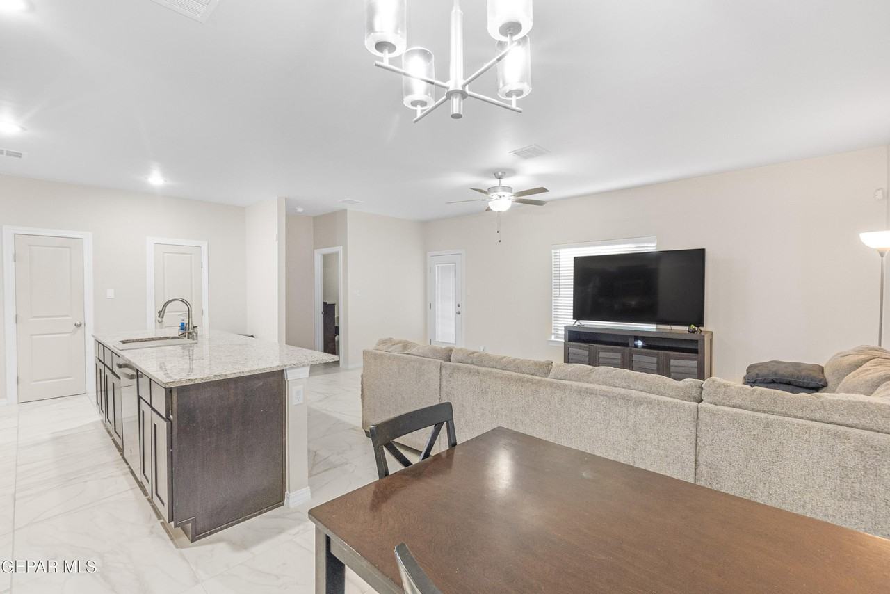 709 Cedarwood Ave - Photo 6 of 20