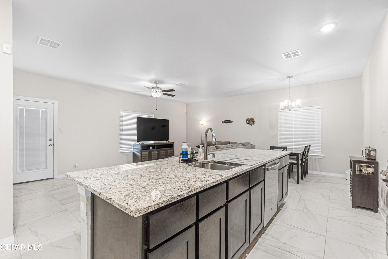 709 Cedarwood Ave - Photo 7 of 20