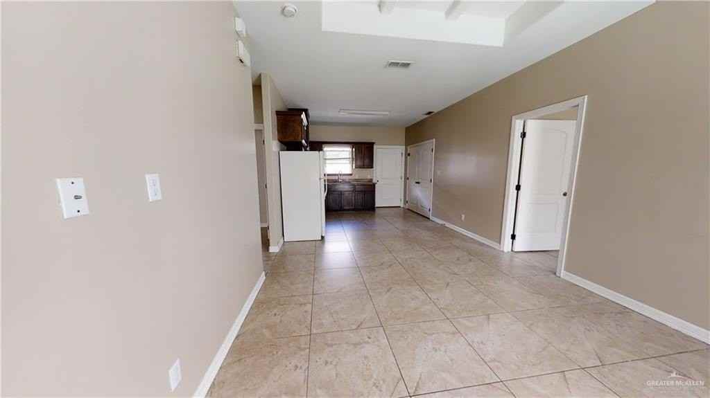 2510 E Garfield Ave #1 - Photo 2 of 10