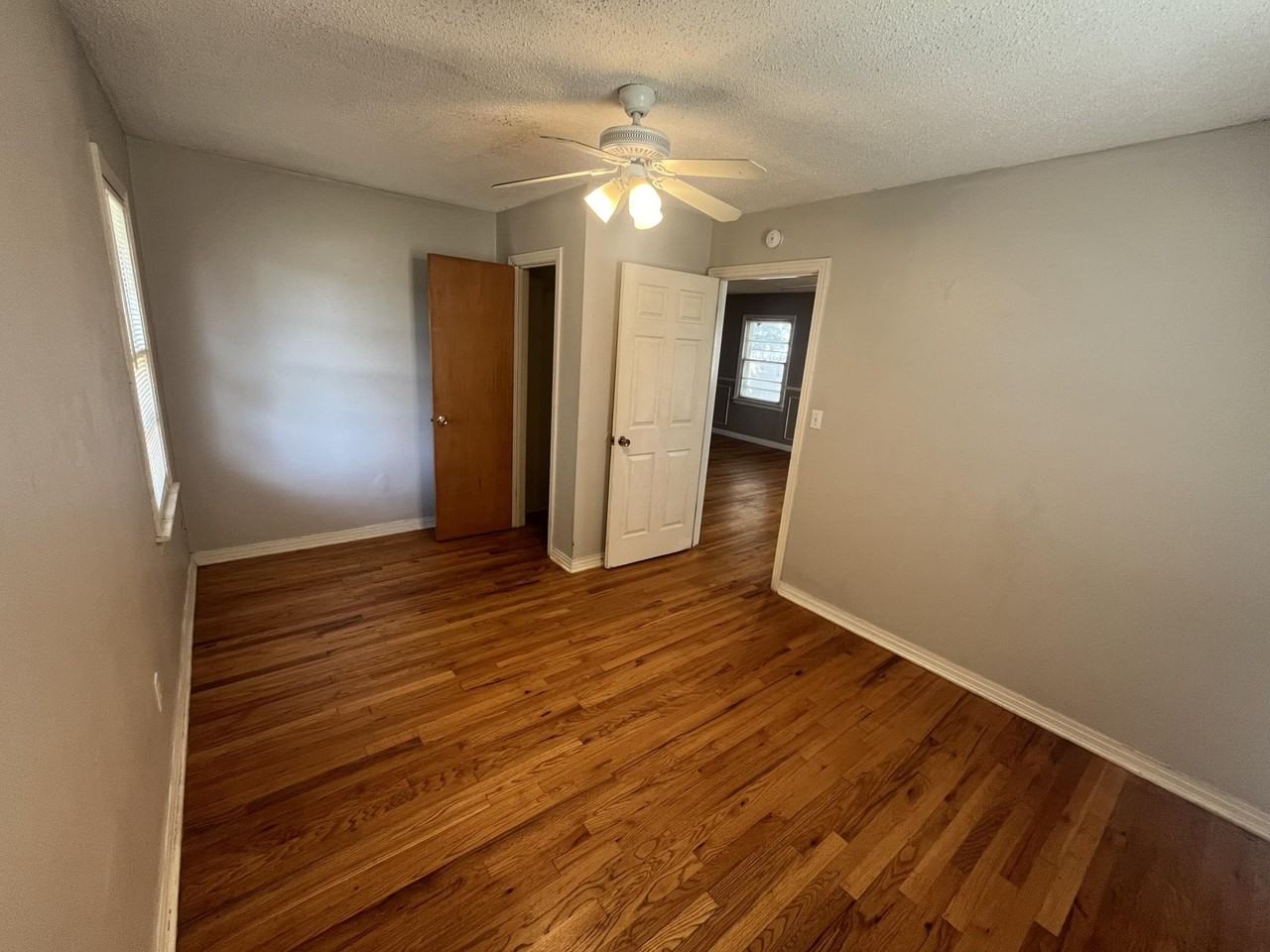 2606 39th St - Photo 3 of 6