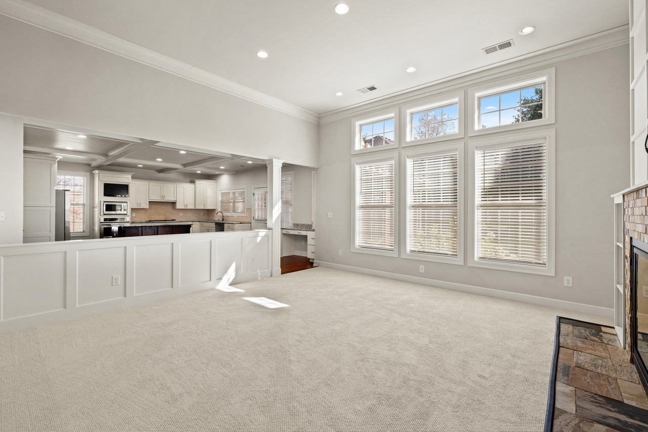 916 Star Of Danube Way