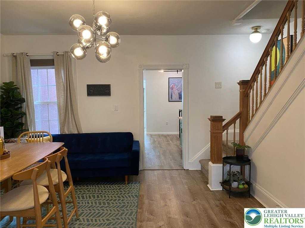 37 Evergreen St - Photo 6 of 32