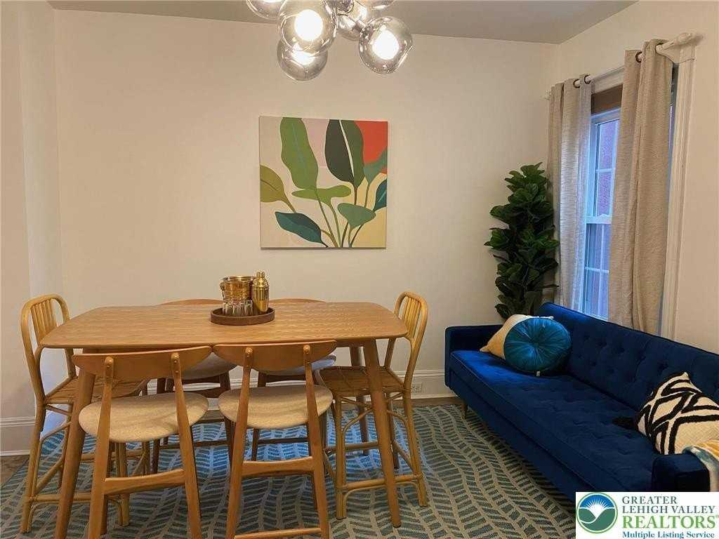 37 Evergreen St - Photo 7 of 32