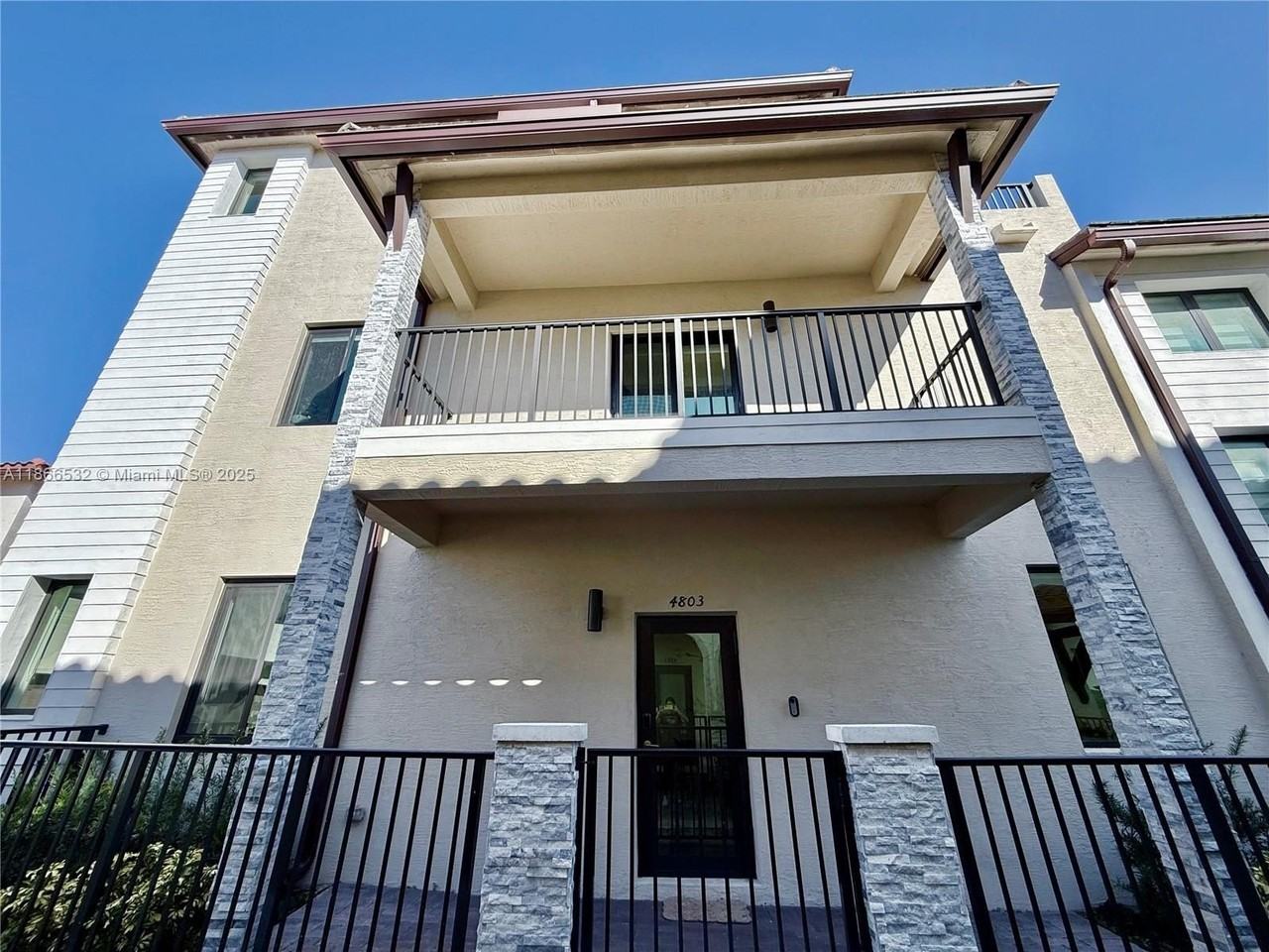 4803 Northwest 83rd Court - Photo 2 of 27