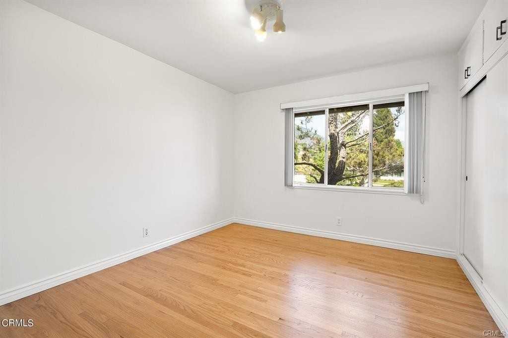 2055 Liliano Dr - Photo 3 of 8