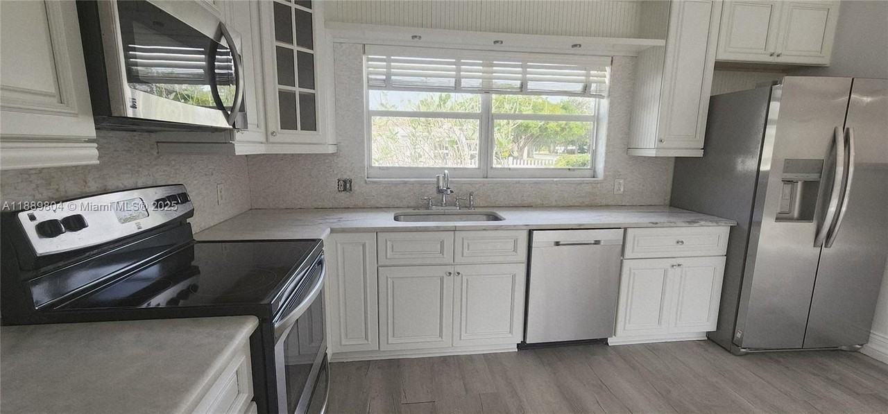 200 Nw 9th St - Photo 4 of 50