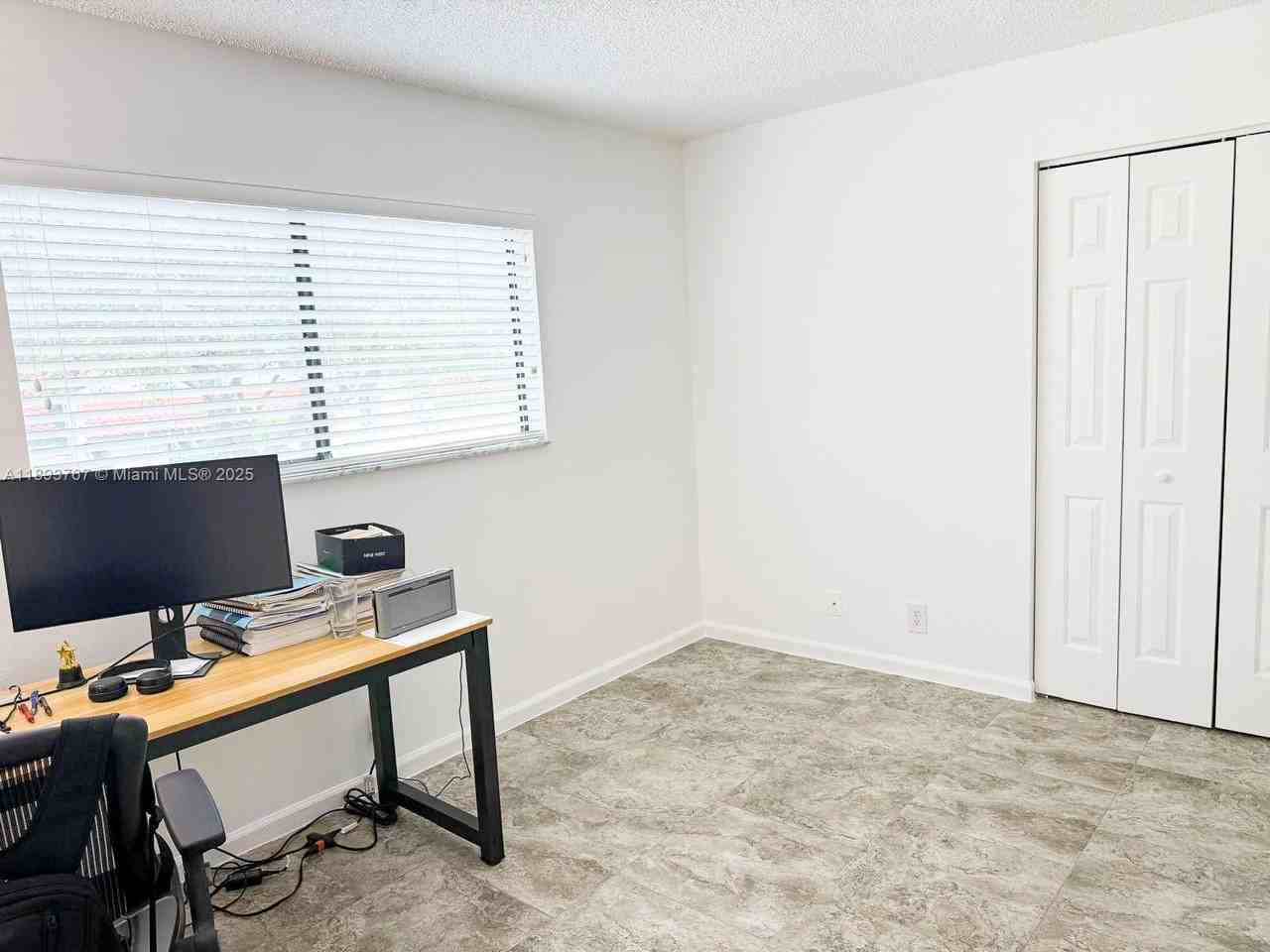 12 Lexington Ln E #C - Photo 4 of 12