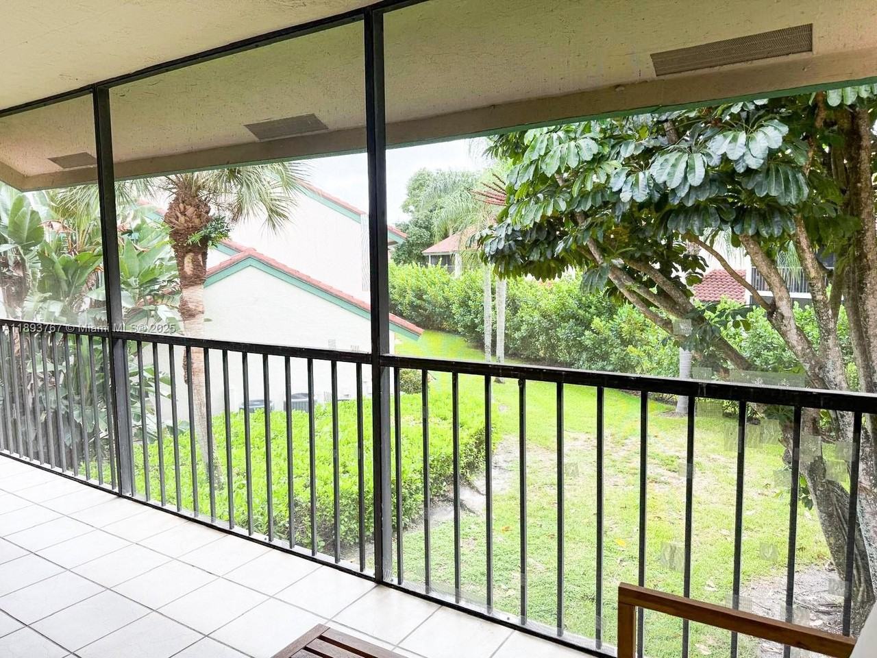 12 Lexington Ln E #C - Photo 6 of 12