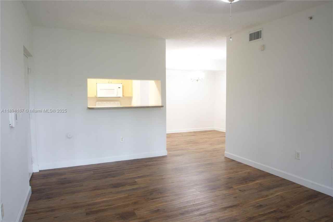 2440 E Preserve Way #102 - Photo 6 of 40