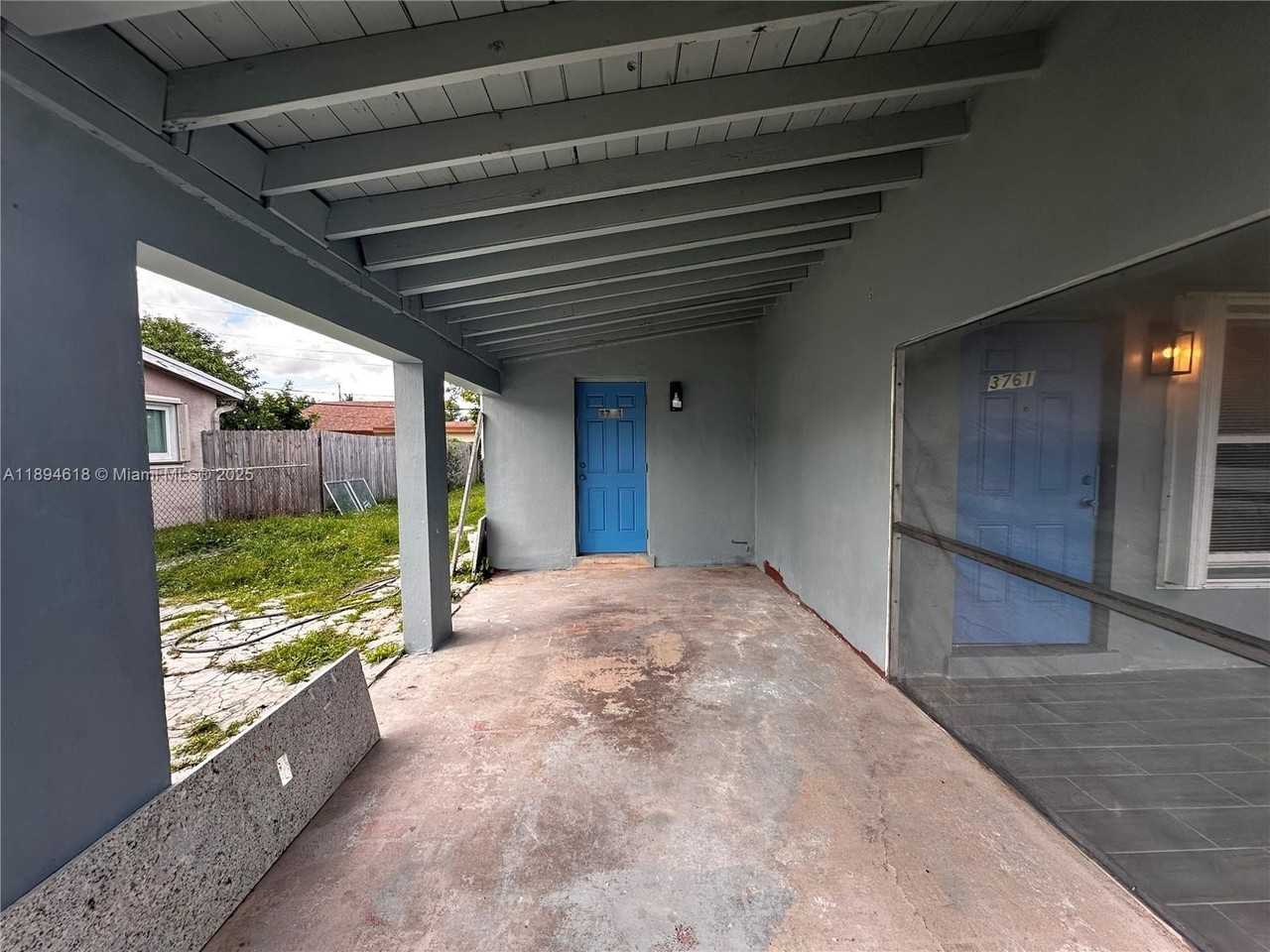 3761 Nw 9th St - Photo 2 of 15