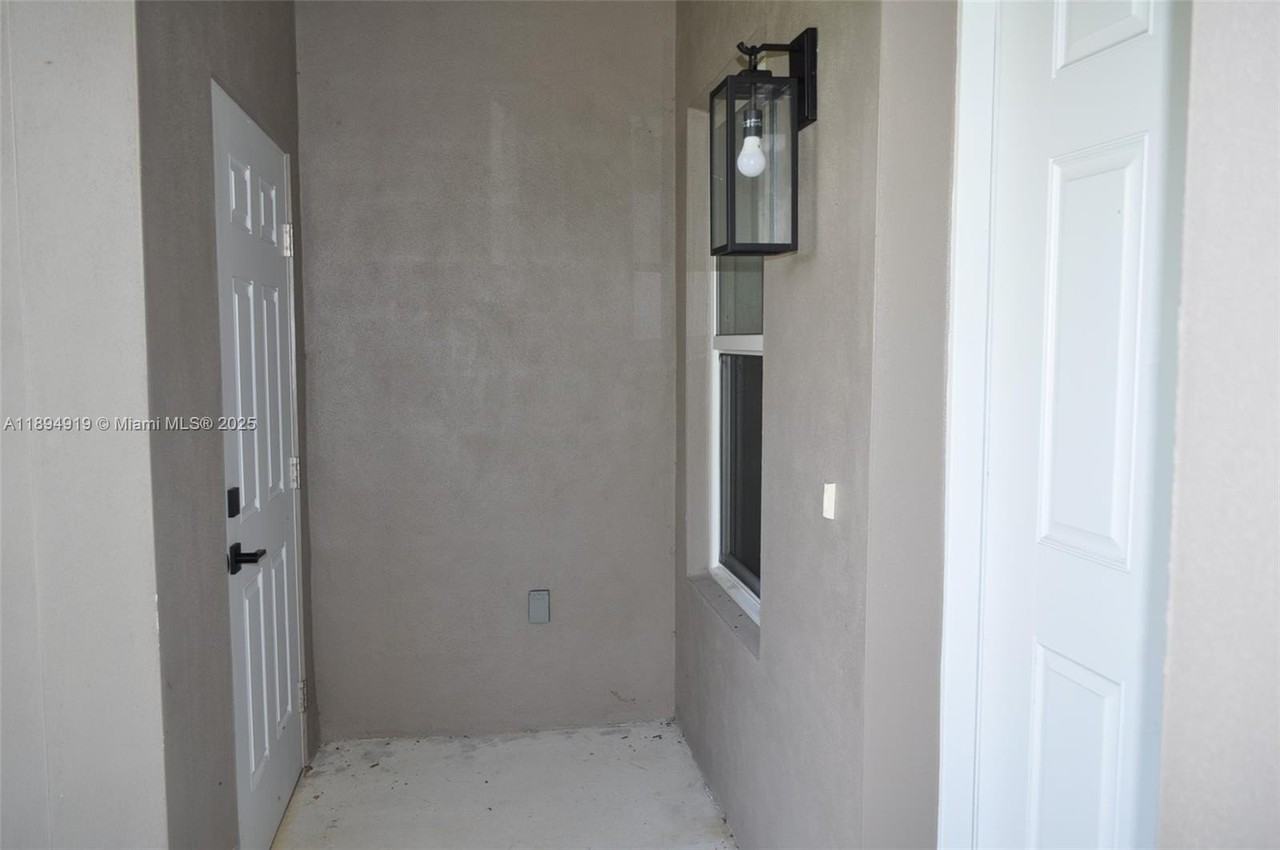 4123 Mandarin Rd #4123 - Photo 4 of 19