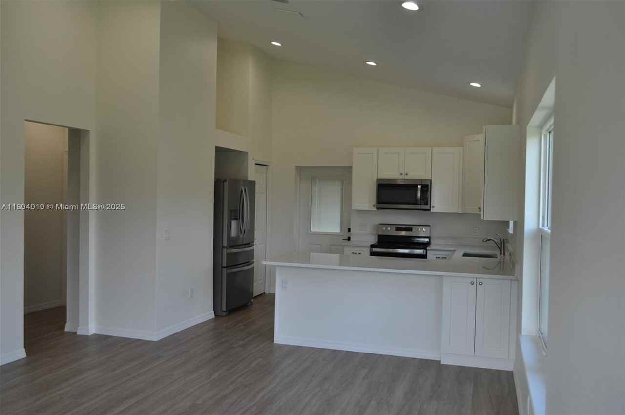 4123 Mandarin Rd #4123 - Photo 6 of 19