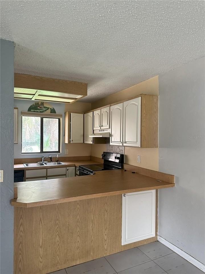 68 Point Pleasant Dr - Photo 3 of 8