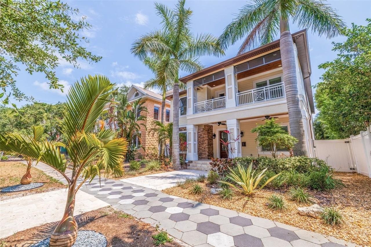 310 8th Ave N - Photo 2 of 44