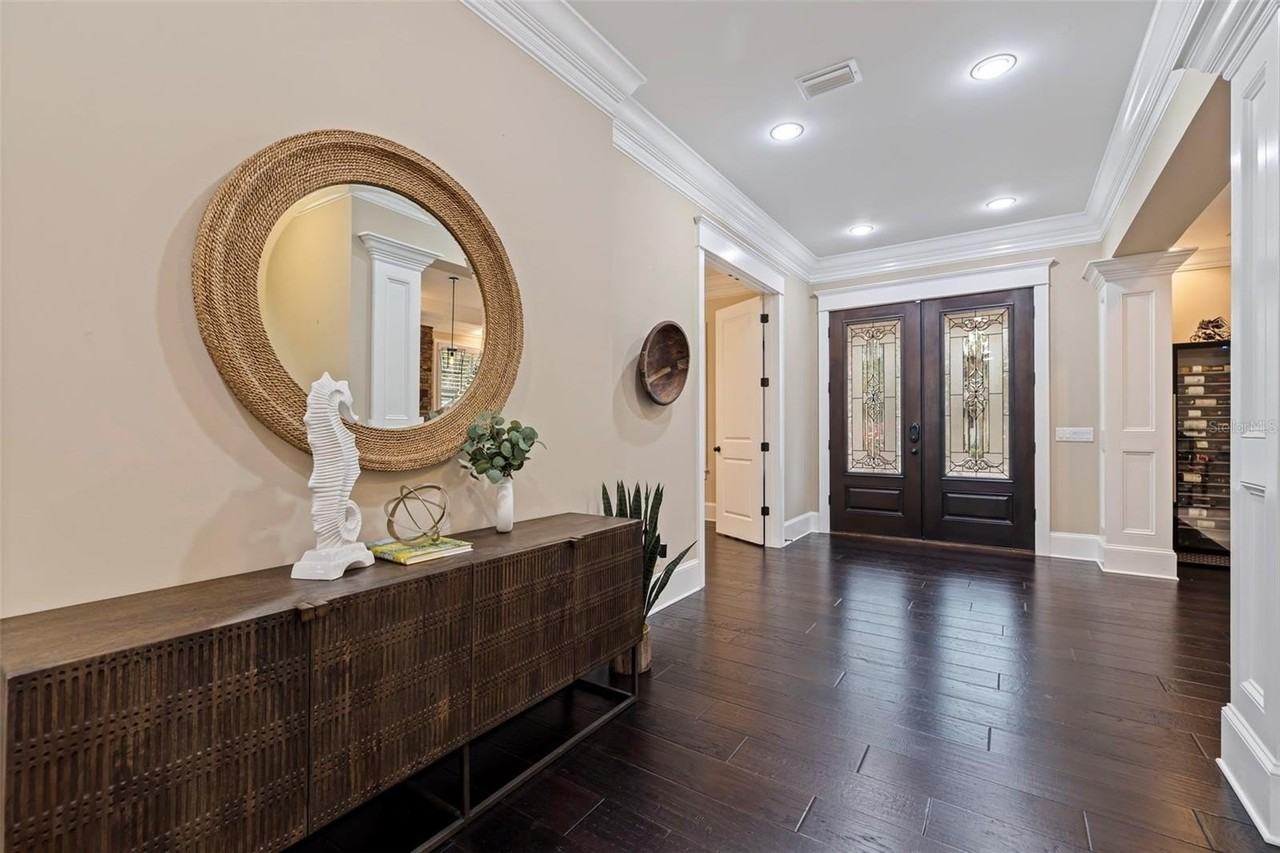 310 8th Ave N - Photo 3 of 44