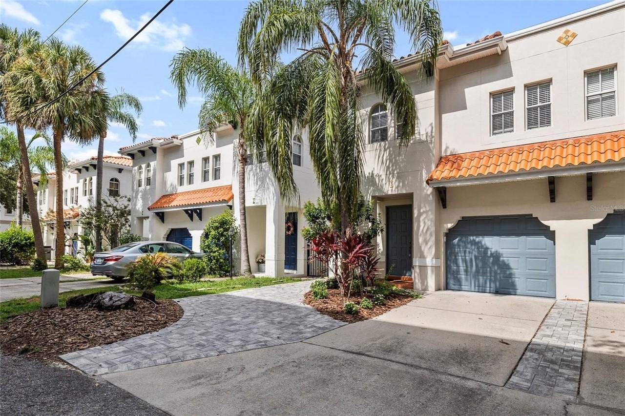 104 S Moody Ave #3 - Photo 2 of 16