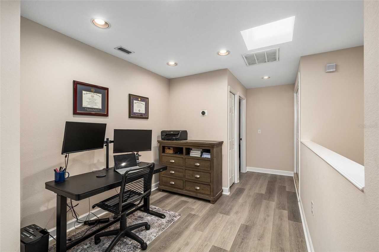 104 S Moody Ave #3 - Photo 7 of 16