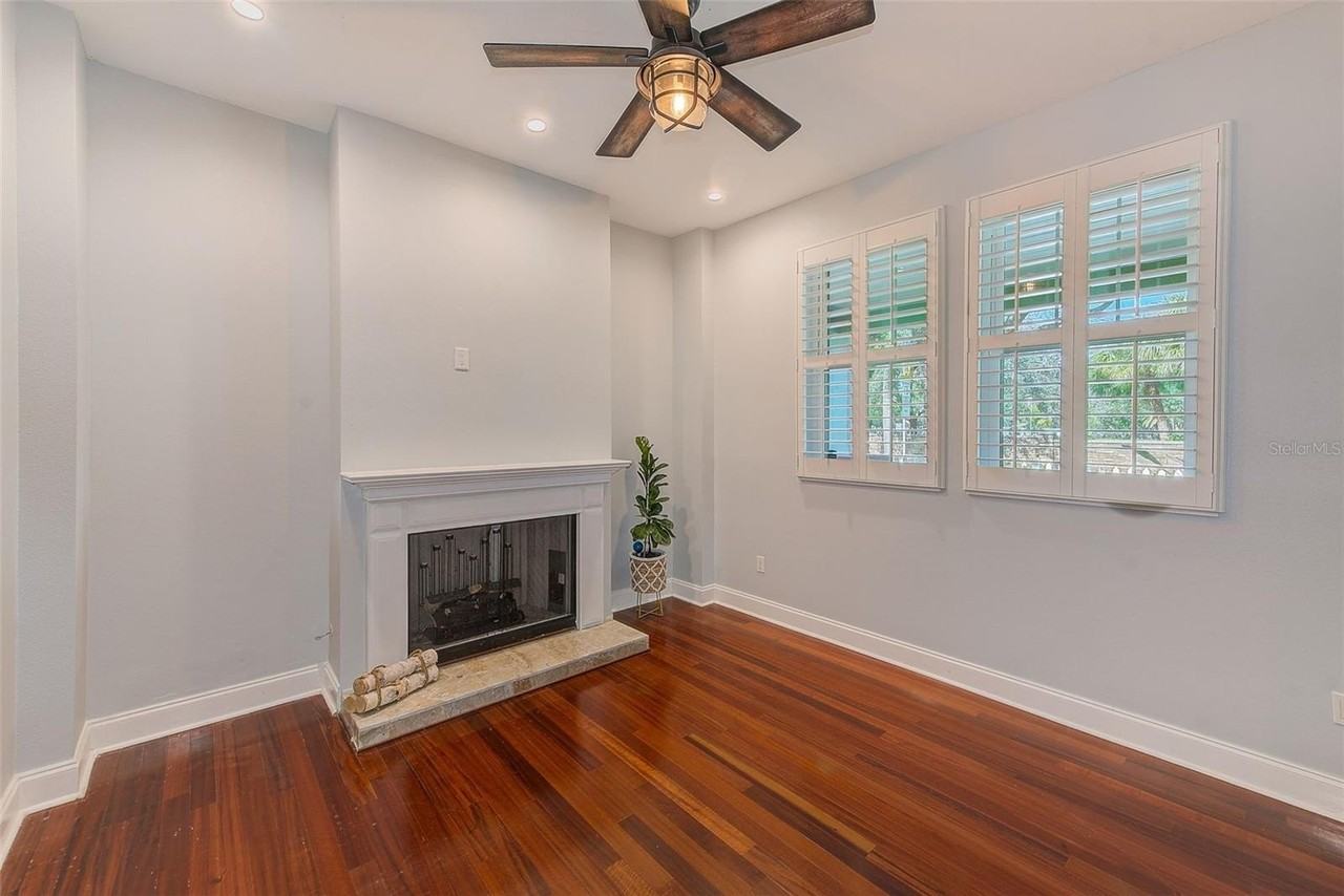 1110 Highland St S - Photo 7 of 38